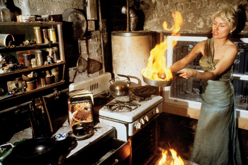 Debbie Harry, Frying Pan, 17th Street Apartment, NYC, 1977