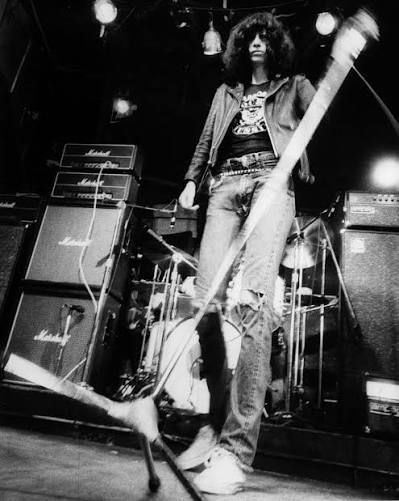 Joey Ramone, CBGB's 1977