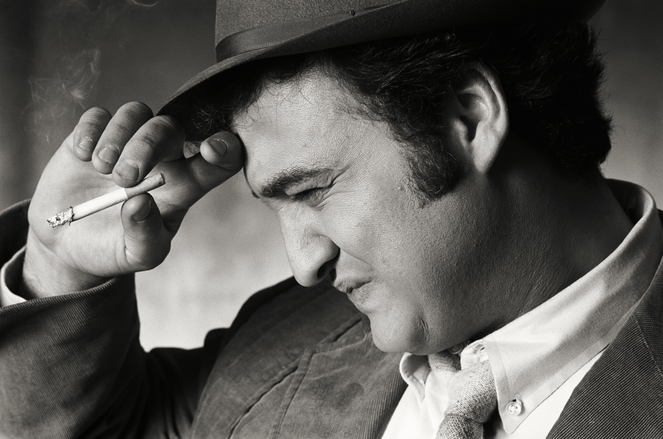 John Belushi, Cigarette